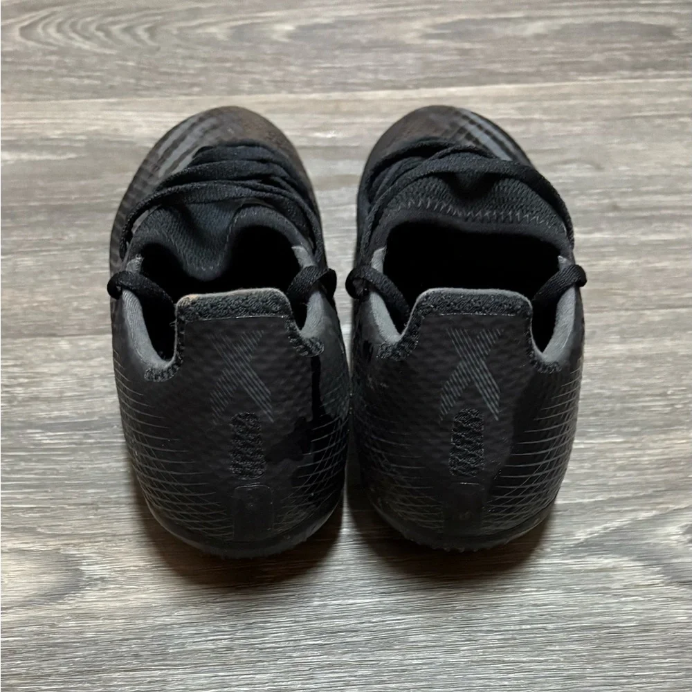 Adidas Size 6 Black Soccer Cleats